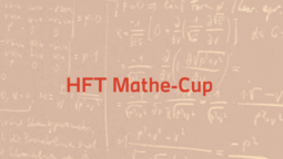 Mathe-Cup Schriftzug ber Formeln auf Tafel